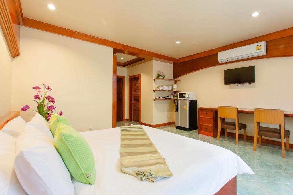 Id Residences Phuket Екстериор снимка